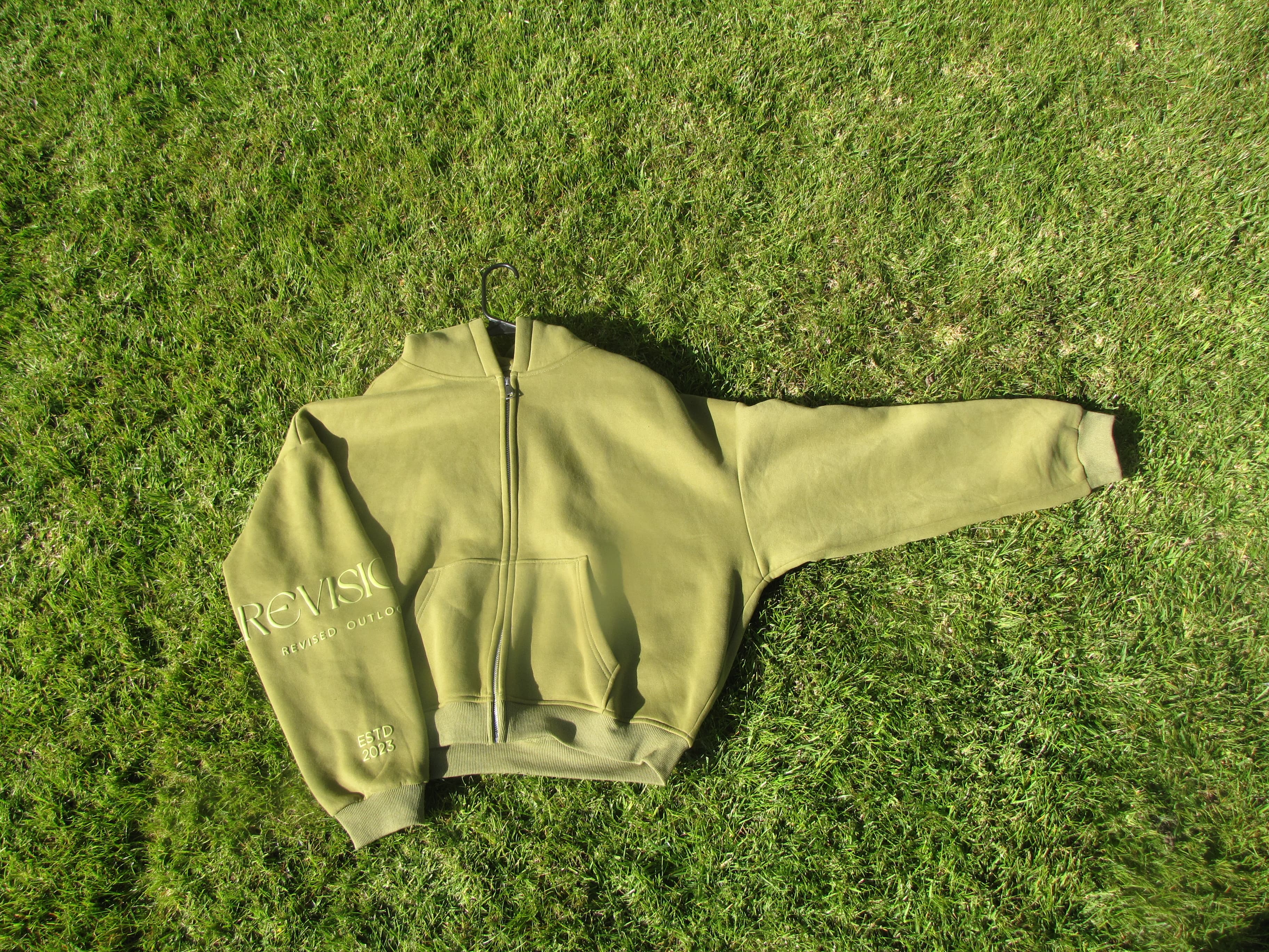 Green cropped hoodie without hood